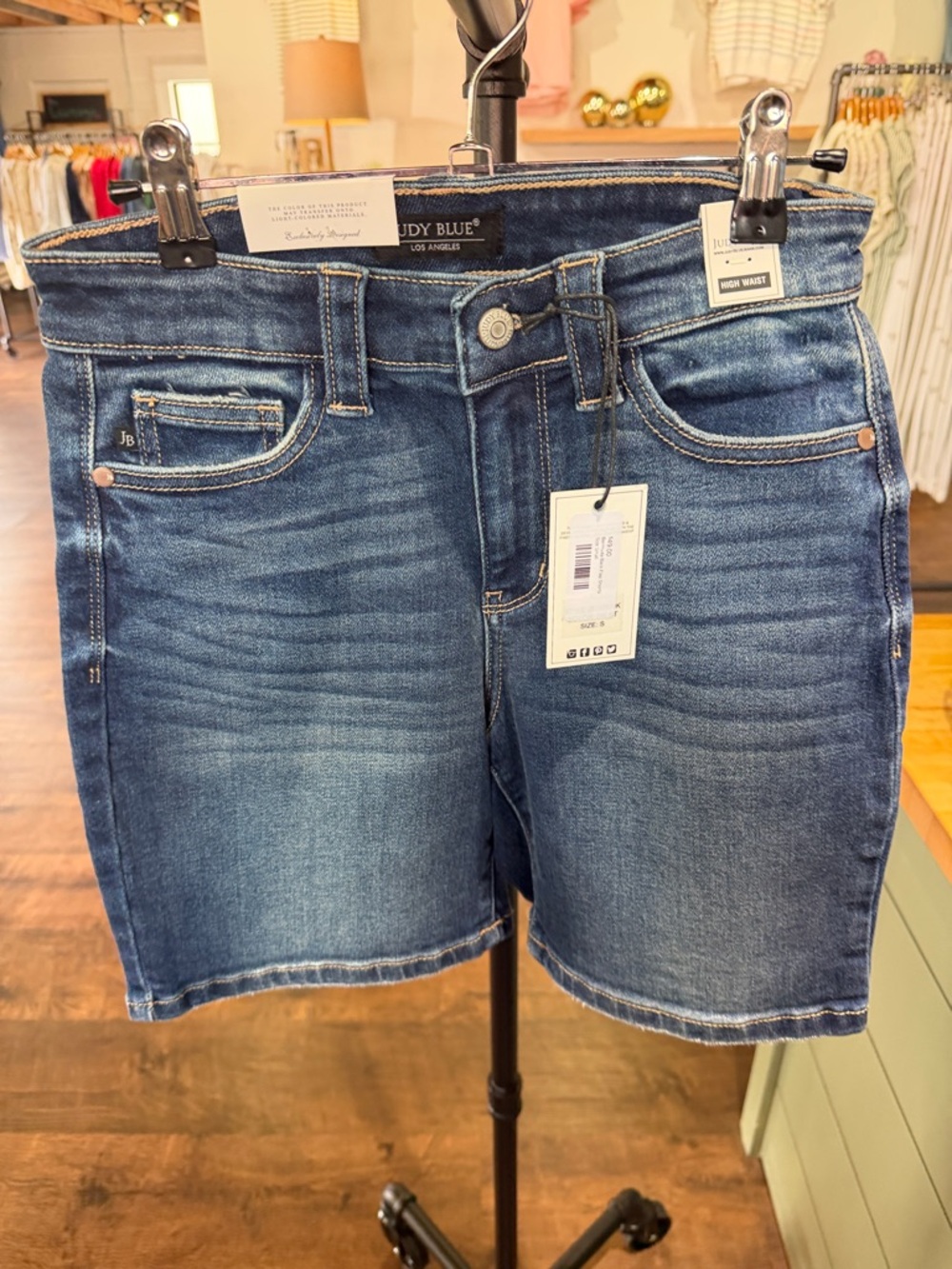 Judy Blue High-Rise Denim Shorts in Medium Blue